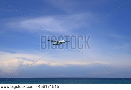 Puket Thailand - May 2022: Airliner Or Passenger Plane Bangkok Airways Atr 72-600 Landing To Airport
