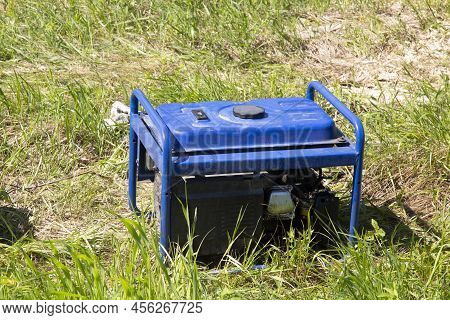 Portable Gasoline Generator.the Use Of An Autonomous Energy Source. An Additional Source Of Energy.