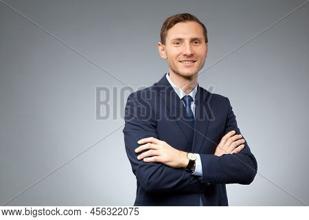 Photo Realistic Digital Collage Wst Up Of Confident Businessman With  Artificial Face Sta
