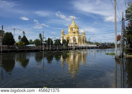 View Landscape Of Khlong Damnoen Saduak Canal And Water Flowing With Cityscape Countryside Rural Vil