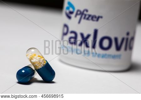 Oral Antiviral Drug Pill Paxlovid Developped By Pfizer