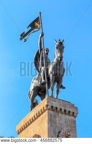 Lucca, Italy - September 16, 2018: This Is An Equestrian Monument The Winning Homeland In Piazza Ris