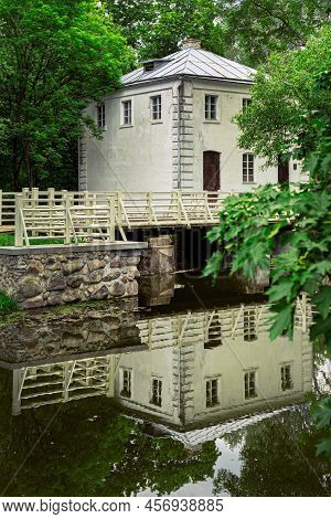 Estate In Zalesie Belonged To Oginsky Since The 18th Century.