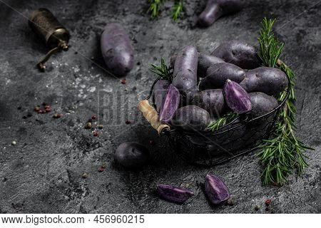 Organic Purple Sweet Potato. Raw Sweet Potatoes Or Batatas. Pomoea Batatas. Batata Potato. Vegan Foo