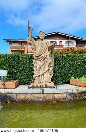 Gramado, Rs, Brazil - May 17, 2022: Monument Of Simon, On Sao Pedro Parish. One Of The Twelve Apostl