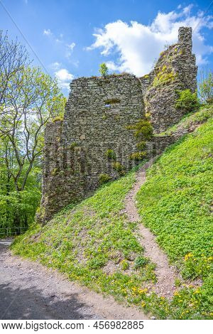 Old Stone Medieval Caste Ruin Fortification. Tolstejn Castle Ruins In Lusatian Mountains, Czech Repu