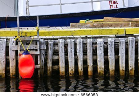 ท่าเรือไม้เก่า