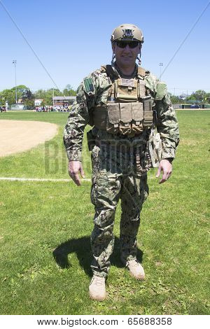 Unidentified US Navy from EOD team after mine countermeasures demonstration during Fleet Week 2014
