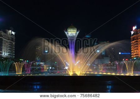 Bayterek Tower And  Fountain Show At Night
