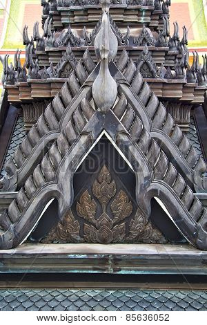 Roof  Gold    Temple   In   Bangkok  Black