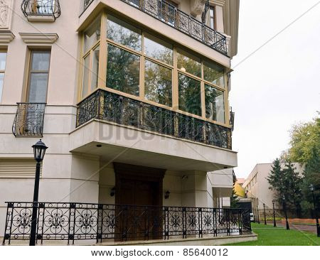 New Fiberglass Balcony Glazing In City House