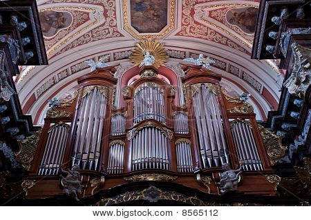die Fara-Kirche