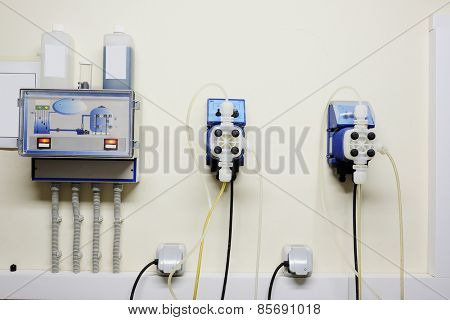 Automatic station water disinfection in swimming pool