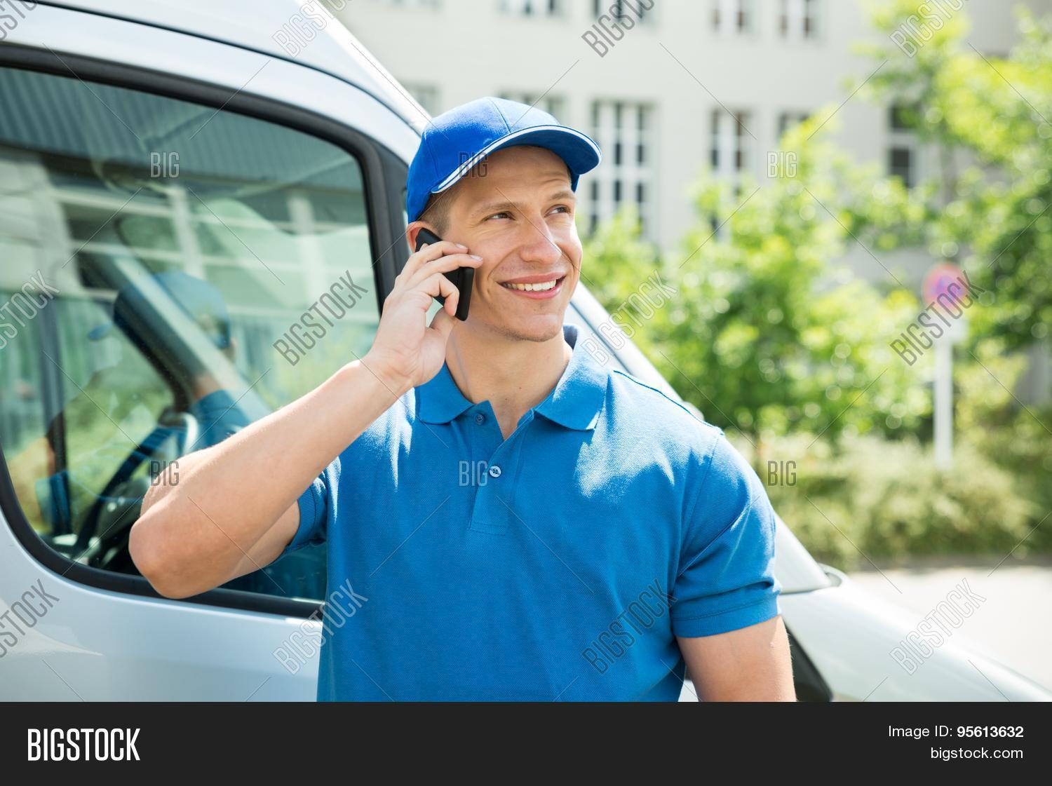 Call driver. Call driver. Строитель консультант. Парень за рулем. Call driver.