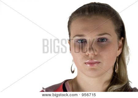 Retrato da menina sobre um fundo branco