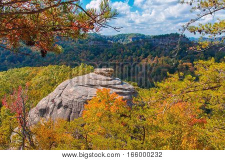 Courthouse Rock at Red River Gorge Kentucky. Daniel Boone National Forest in Autumn.
