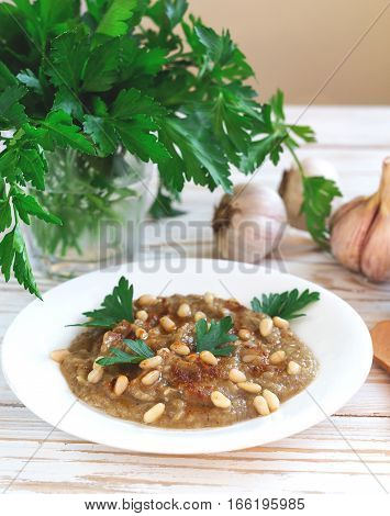 Baba Ganoush - Traditional Arabian Eggplant Dip With Flat Bread