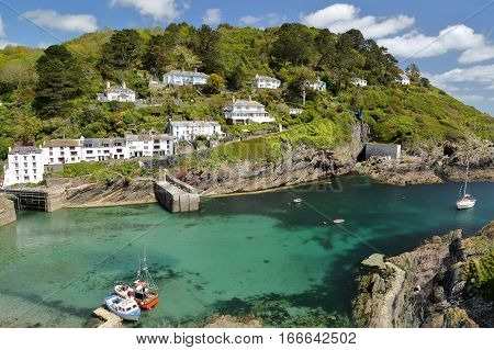 POLPERRO, CORNWALL, UK: The entrance of Polperro fishing port