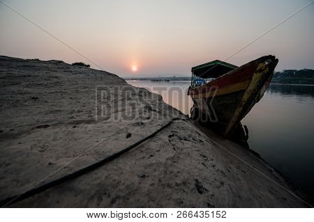 Longtail Boat, Berth At Sand Sam Pan Bok Grand Canyon In Maekhon