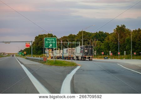 Joplin, Missouri, Usa - July 8, 2018 -  Weigh Station Checkpoint On Interstate I-44 With Commercial