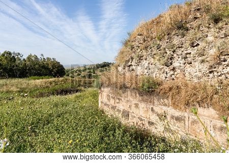 The Ruins Of The Fortress Wall Of The Ateret Fortress - Metzad Ateret - Qasr Atara - Located Next To