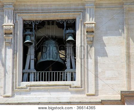 die Glocken der St.-Peters-Basilika