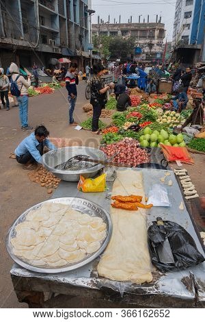 Kolkata, West Bengal, India - 16th December, 2018 : Bread Fry, A Chinese Breakfast, Being Prepared. 
