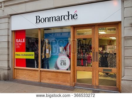 Llandudno, Uk: Aug 27, 2019: A Banner In The Wondow Of The Mostyn Street Branch Of Bonmarche Adverti