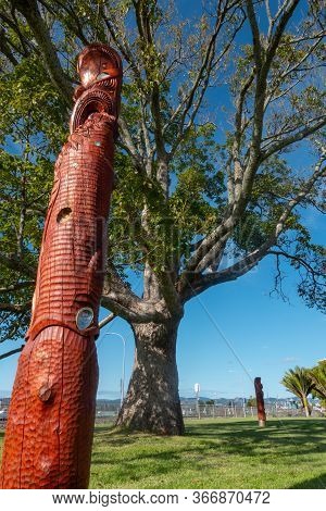 Maori Totem Poles Or Pou Whenua On The Strand Tauranga, New Zealand