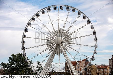 Gdansk, Poland - Sept 9, 2020: Ferris Wheel On The Granary Island In Gdansk, Poland