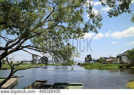 Erhai Er Lake The Largest Highland Lake Next To Dianchi Lake And One Of The Biggest Fresh Water Lake