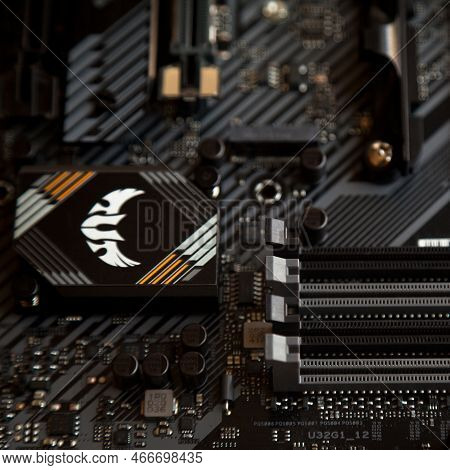 Enjoy Exceptional Performance With The Asus Tuf Gaming B450m Pro S Gaming Black Motherboard. August 