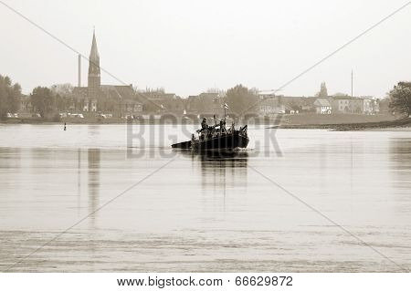 Boat rides on the Elbe