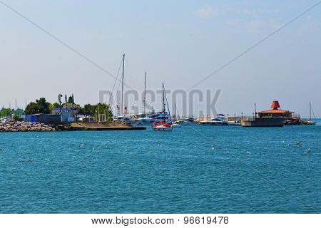yacht parking