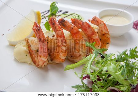 Fried Shrimps With Mashed Potatoes
