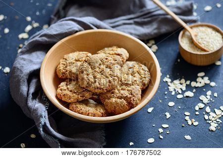 Fresly baked homemade oat and sezam biscuits in a bowl