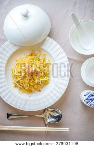 Scrambled Eggs With Vermiceli And Crabmeat