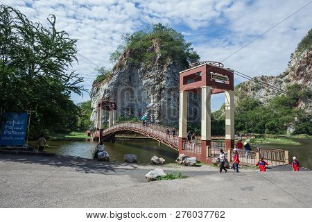 Khao Ngoo Rock Park
/rachaburi City/thailand-on Dec 16th,2018: The Bridge Was Installed For The Sigh
