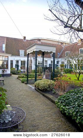 Nagyon régi házak egy csoport úgynevezett Hofje Haarlem, Hollandia