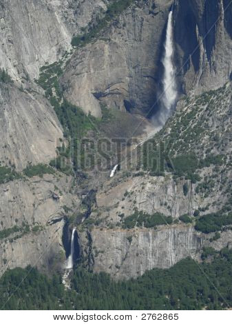 Üst ve alt Yosemite Falls