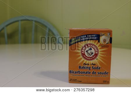 London, Canada - January 01 2019: Editorial Illustrative Photo Of A Container Of Arm And Hammer Baki
