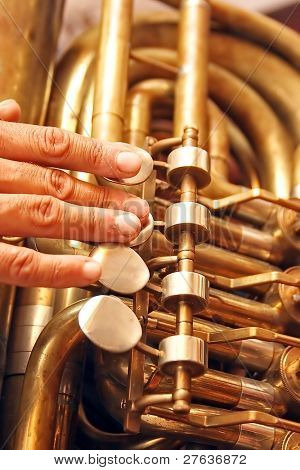spielen die tuba