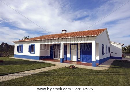 Tipico casolare di campagna portoghese dell'Algarve in Portogallo