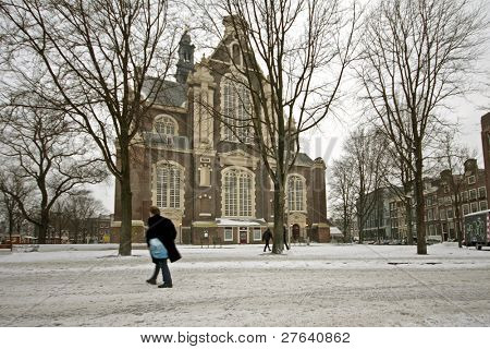 La Westerkerk nella neve in inverno nei Paesi Bassi