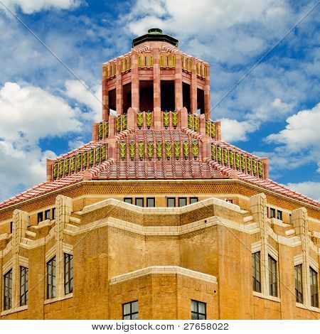Art deco terracotta pannendak van het stadhuis in Asheville, North Carolina
