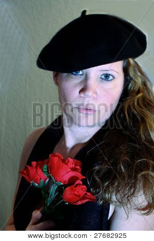 Frau mit roten BlÃ¼ten