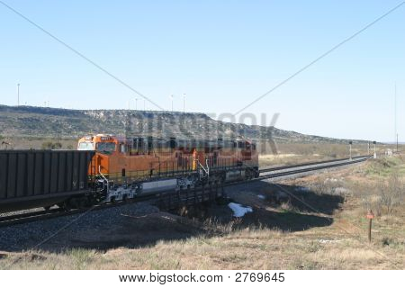 Treno di carbone al segnale
