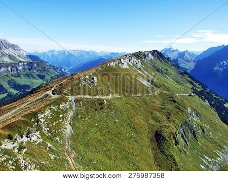 Alpine Passage Fisetenpass, Above The Brook Fisetenbach - Canton Of Uri, Switzerland
