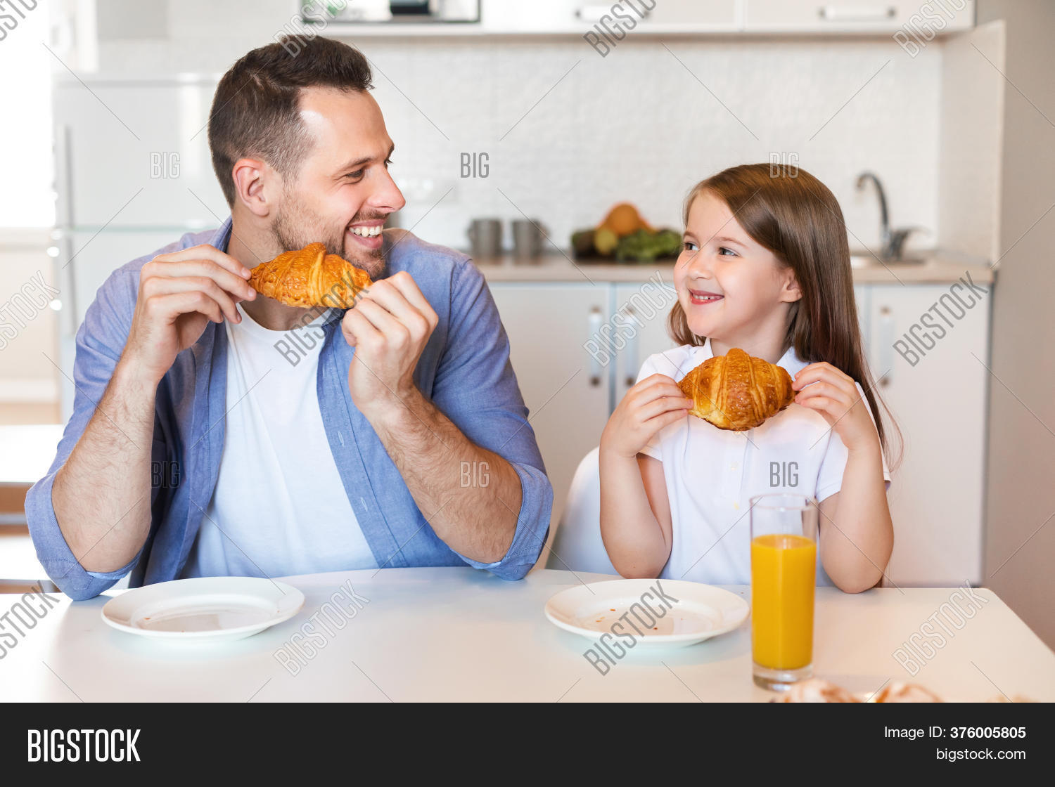 Father Daughter Having Image & Photo (Free Trial) | Bigstock