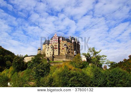 พาโนรามางดงามธรรมชาติกับ Burg Eltz